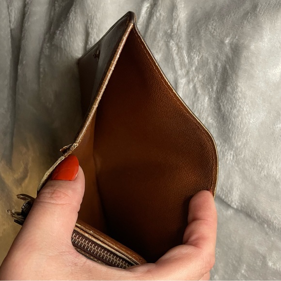 Louis Vuitton Monogram Tresor Wallet - Picture 7 of 14